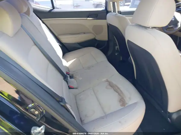 KMHD84LF0HU427079 2017 HYUNDAI ELANTRA - Image 8