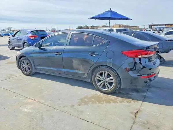KMHD84LF0HU427180 2017 HYUNDAI ELANTRA - Image 2