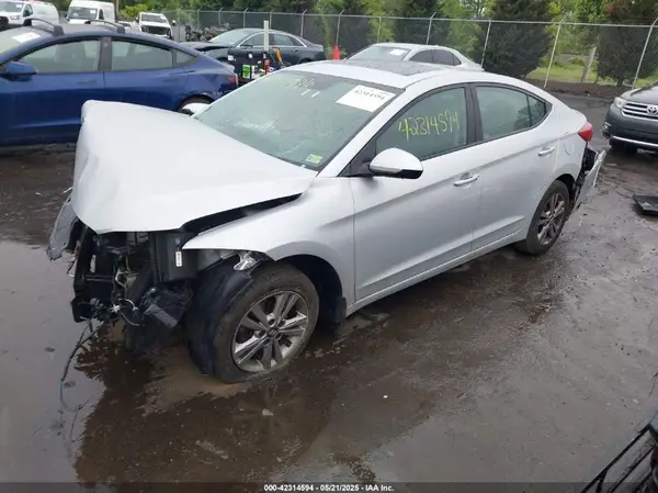KMHD84LF0JU449279 2018 HYUNDAI ELANTRA - Image 2