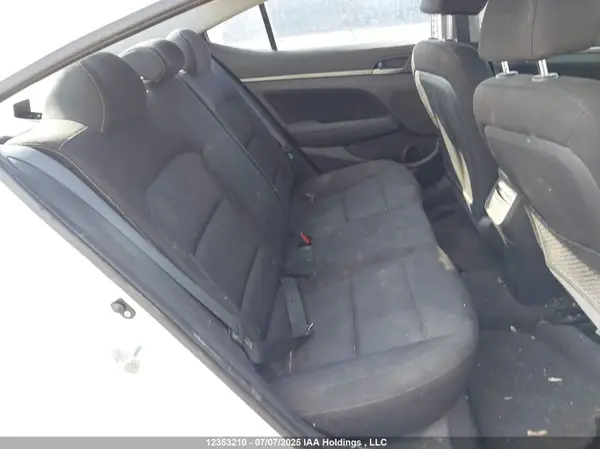 KMHD84LF0JU454630 2018 HYUNDAI ELANTRA - Image 8
