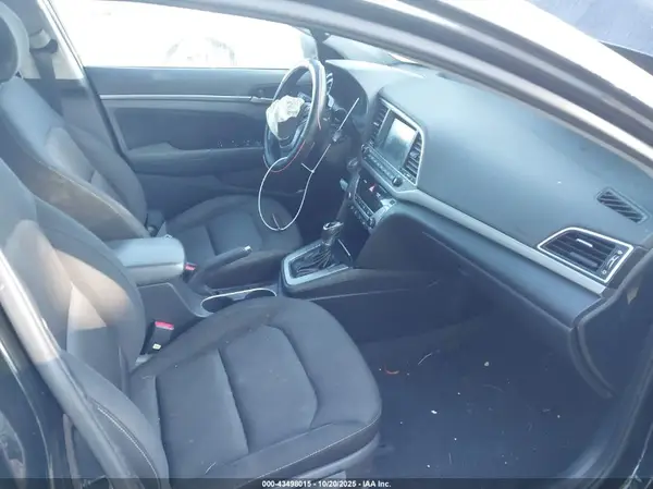 KMHD84LF0JU468804 2018 HYUNDAI ELANTRA - Image 8