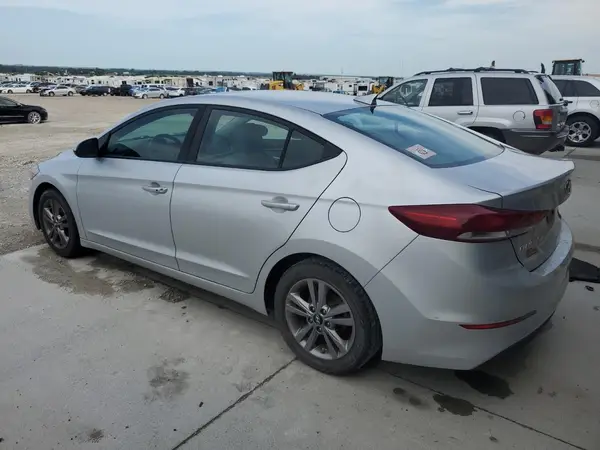 KMHD84LF0JU493346 2018 HYUNDAI ELANTRA - Image 2