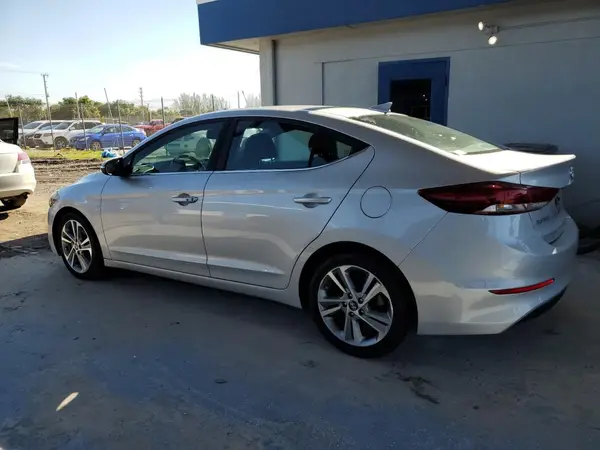 KMHD84LF0JU499986 2018 HYUNDAI ELANTRA - Image 2