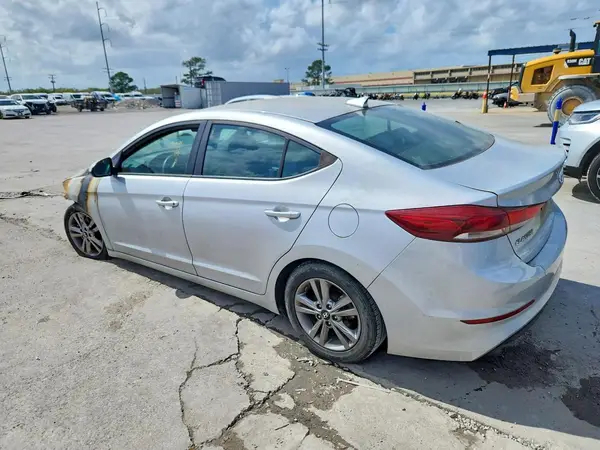 KMHD84LF0JU512543 2018 HYUNDAI ELANTRA - Image 2