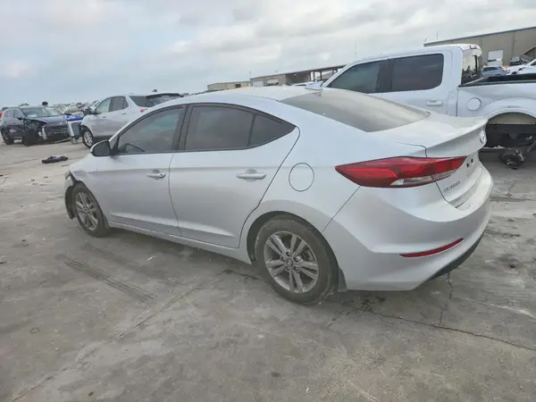 KMHD84LF0JU514700 2018 HYUNDAI ELANTRA - Image 2