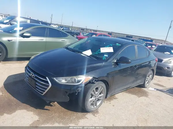 KMHD84LF0JU520478 2018 HYUNDAI ELANTRA - Image 2