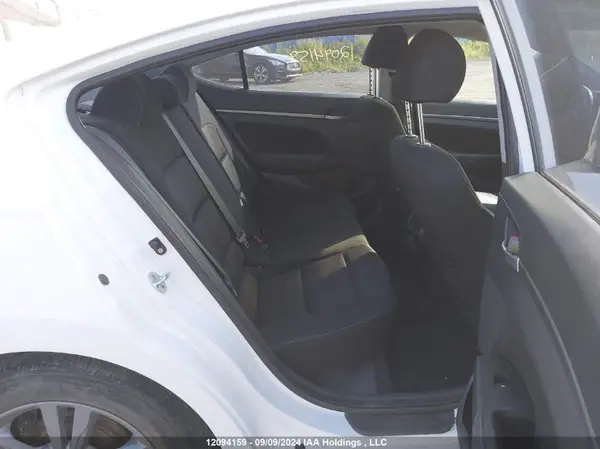 KMHD84LF0JU528094 2018 HYUNDAI ELANTRA - Image 8