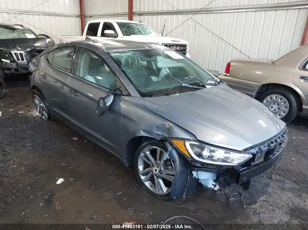 KMHD84LF0JU553576 2018 HYUNDAI ELANTRA - Image 1