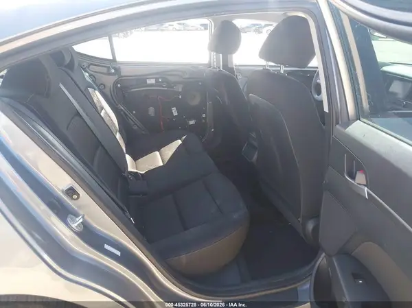 KMHD84LF0JU560348 2018 HYUNDAI ELANTRA - Image 8