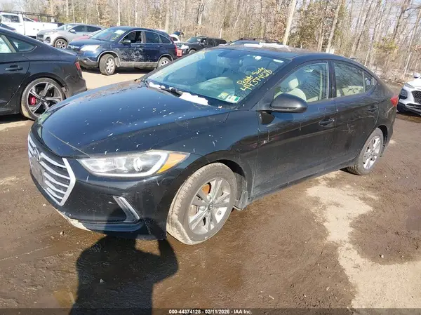 KMHD84LF0JU571978 2018 HYUNDAI ELANTRA - Image 2