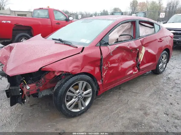 KMHD84LF0JU574511 2018 HYUNDAI ELANTRA - Image 2