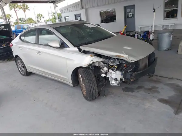 KMHD84LF0JU575738 2018 HYUNDAI ELANTRA - Image 1