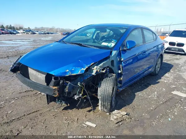 KMHD84LF0JU577215 2018 HYUNDAI ELANTRA - Image 2