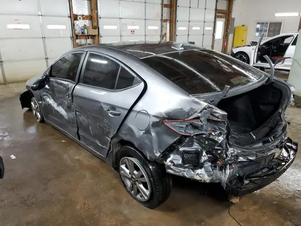 KMHD84LF0JU577621 2018 HYUNDAI ELANTRA - Image 2