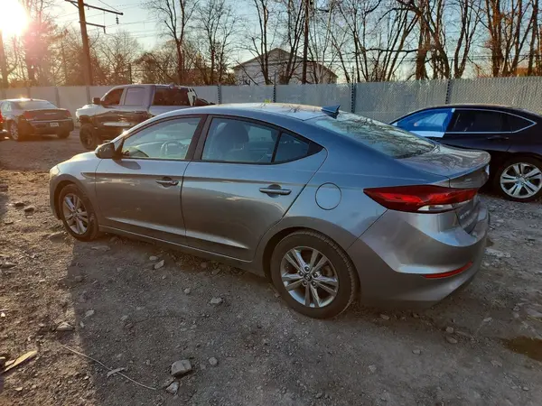 KMHD84LF0JU579580 2018 HYUNDAI ELANTRA - Image 2