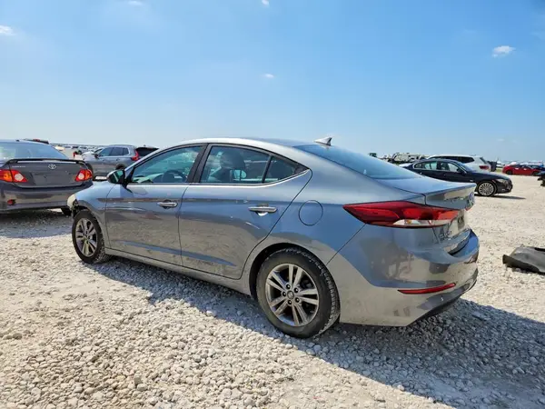 KMHD84LF0JU590966 2018 HYUNDAI ELANTRA - Image 2