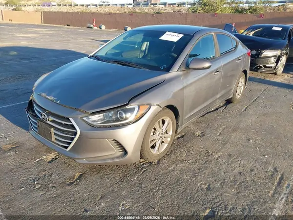 KMHD84LF0JU609919 2018 HYUNDAI ELANTRA - Image 2