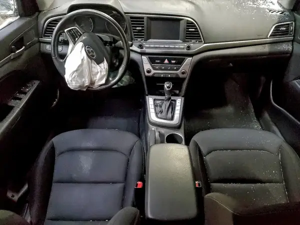 KMHD84LF0JU621570 2018 HYUNDAI ELANTRA - Image 8