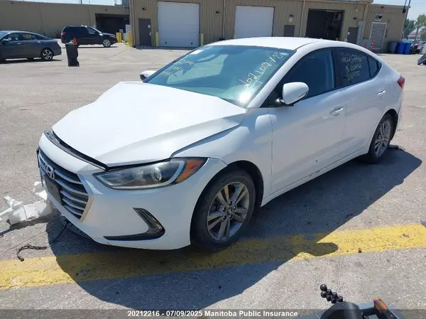 KMHD84LF0JU621987 2018 HYUNDAI ELANTRA - Image 2