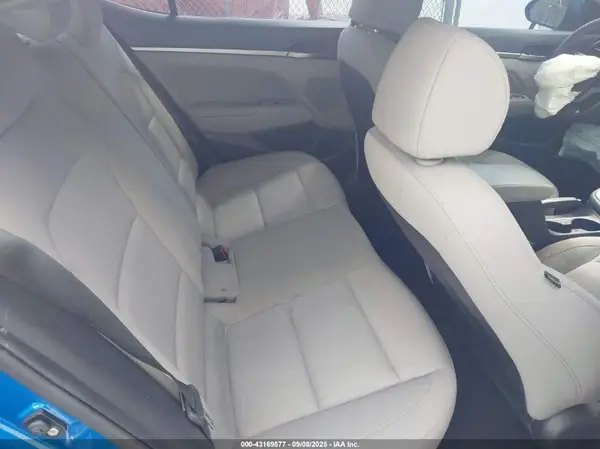 KMHD84LF0JU625764 2018 HYUNDAI ELANTRA - Image 8