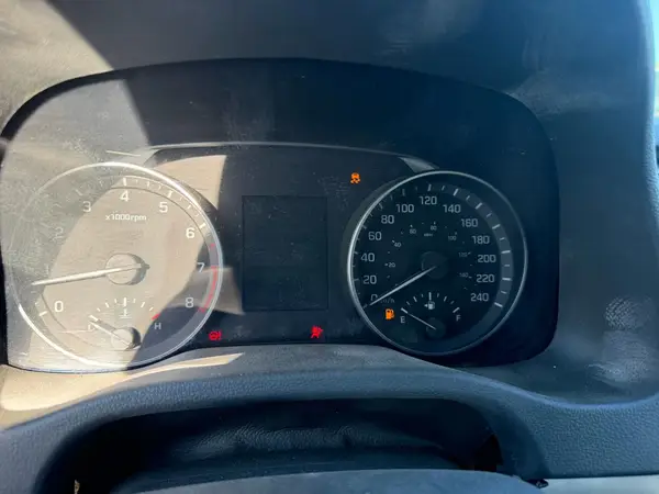 KMHD84LF0JU631127 2018 HYUNDAI ELANTRA - Image 8