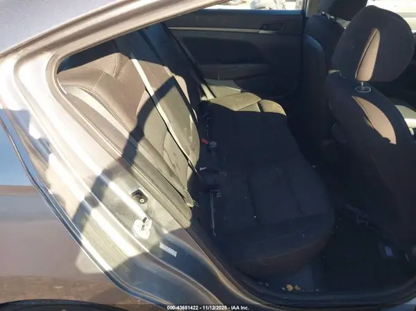 KMHD84LF0JU631323 2018 HYUNDAI ELANTRA - Image 8