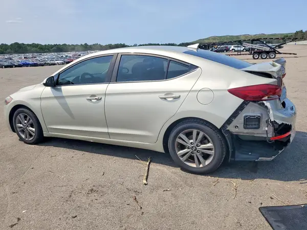 KMHD84LF0JU638384 2018 HYUNDAI ELANTRA - Image 2