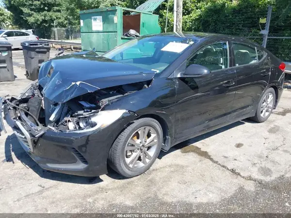 KMHD84LF0JU645996 2018 HYUNDAI ELANTRA - Image 2