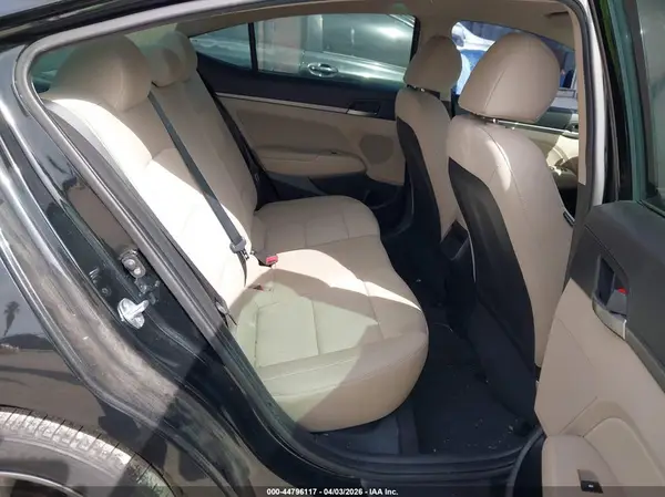 KMHD84LF0JU664905 2018 HYUNDAI ELANTRA - Image 8
