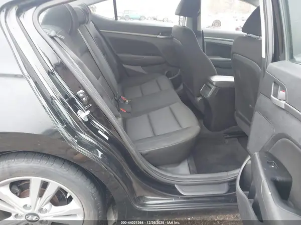 KMHD84LF0JU677928 2018 HYUNDAI ELANTRA - Image 8