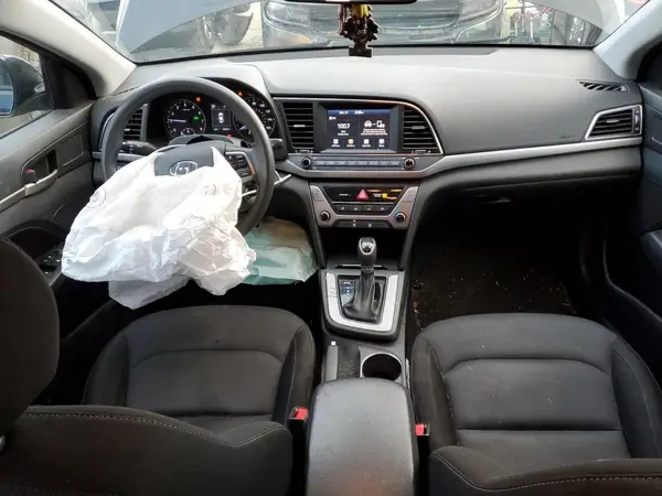 KMHD84LF0JU704951 2018 HYUNDAI ELANTRA - Image 8
