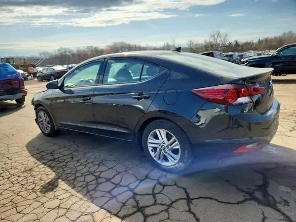 KMHD84LF0KU762995 2019 HYUNDAI ELANTRA - Image 2
