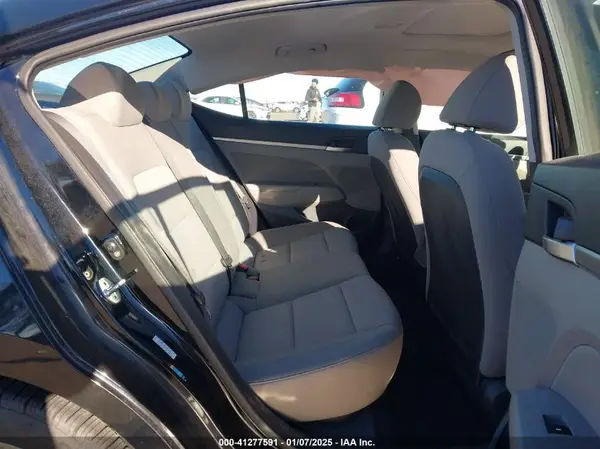 KMHD84LF0KU782812 2019 HYUNDAI ELANTRA - Image 8