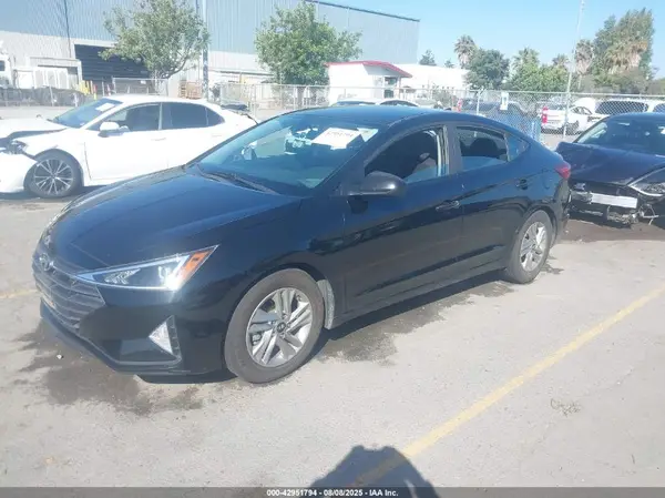 KMHD84LF0KU843978 2019 HYUNDAI ELANTRA - Image 2
