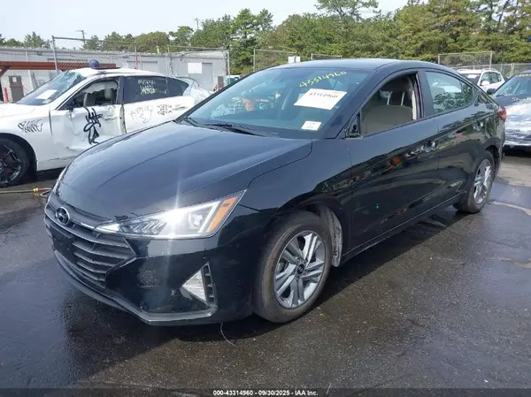KMHD84LF0LU026141 2020 HYUNDAI ELANTRA - Image 2
