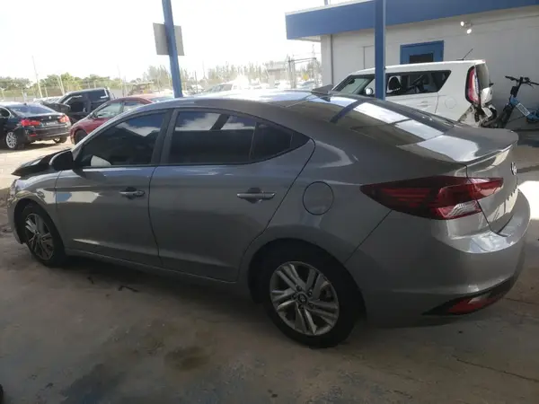 KMHD84LF0LU105969 2020 HYUNDAI ELANTRA - Image 2