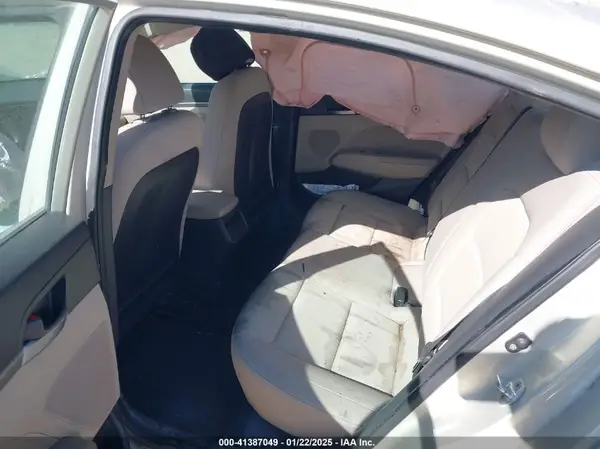 KMHD84LF1HU060936 2017 HYUNDAI ELANTRA - Image 8