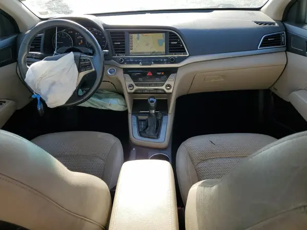 KMHD84LF1HU061875 2017 HYUNDAI ELANTRA - Image 8