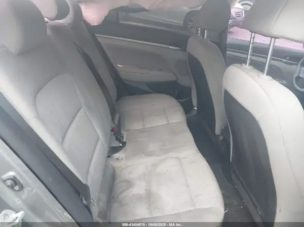 KMHD84LF1HU063304 2017 HYUNDAI ELANTRA - Image 8