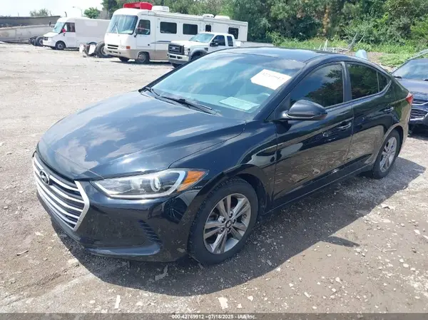 KMHD84LF1HU068857 2017 HYUNDAI ELANTRA - Image 2