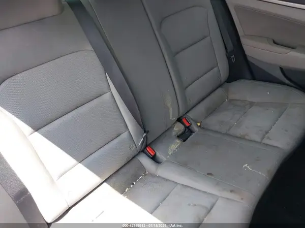 KMHD84LF1HU068857 2017 HYUNDAI ELANTRA - Image 8