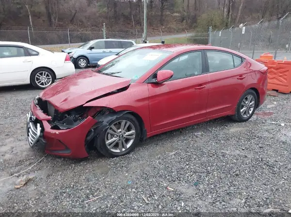 KMHD84LF1HU069197 2017 HYUNDAI ELANTRA - Image 2