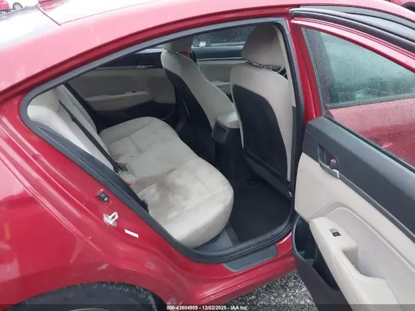 KMHD84LF1HU069197 2017 HYUNDAI ELANTRA - Image 8