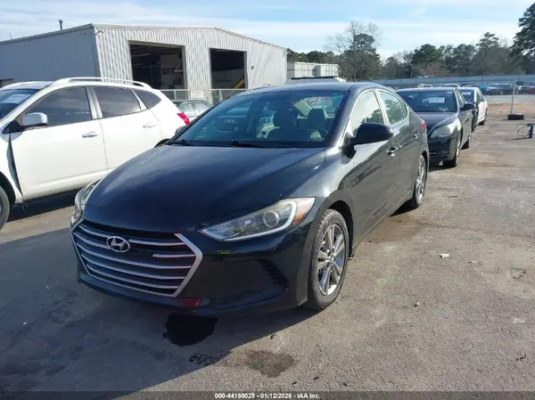 KMHD84LF1HU075601 2017 HYUNDAI ELANTRA - Image 2
