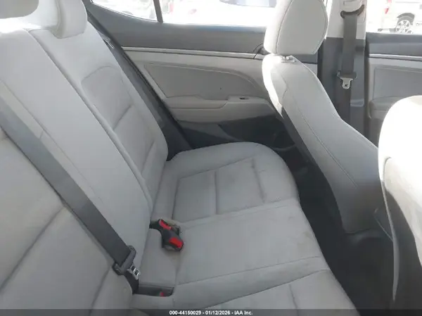 KMHD84LF1HU075601 2017 HYUNDAI ELANTRA - Image 8