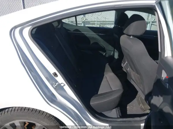 KMHD84LF1HU093239 2017 HYUNDAI ELANTRA - Image 8