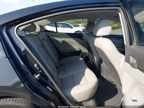 KMHD84LF1HU119404 2017 HYUNDAI ELANTRA - Image 8