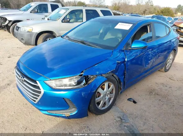 KMHD84LF1HU137143 2017 HYUNDAI ELANTRA - Image 2