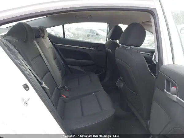 KMHD84LF1HU140141 2017 HYUNDAI ELANTRA - Image 8