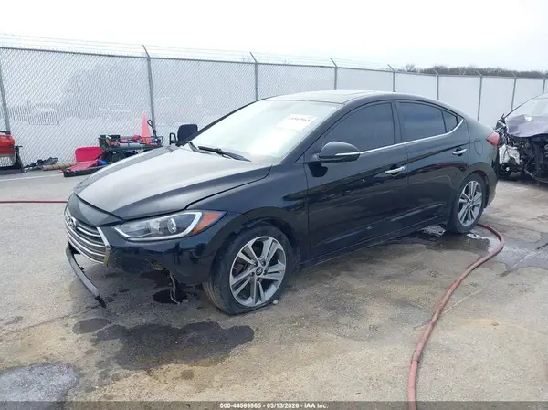 KMHD84LF1HU156324 2017 HYUNDAI ELANTRA - Image 2
